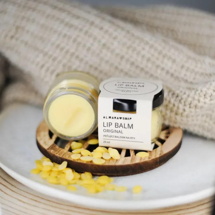 Almara Soap Přírodní balzám na rty Original