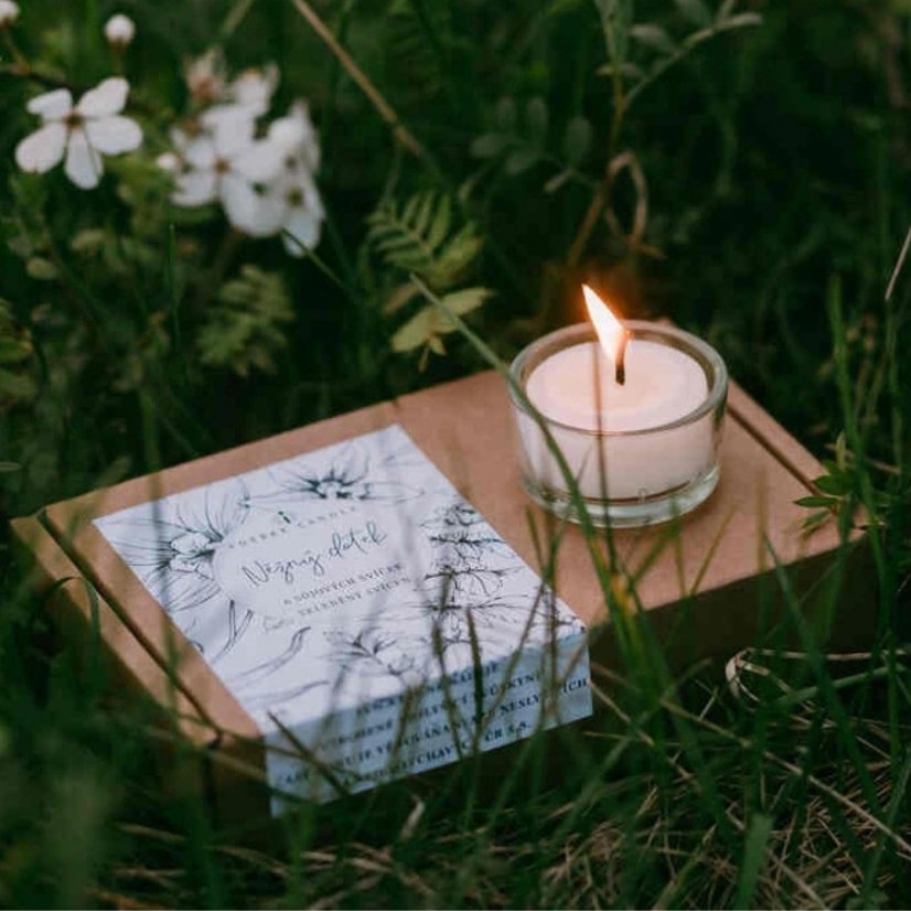 Vontree Candle Sójová čajová svíčka se svícnem Něžný dotek