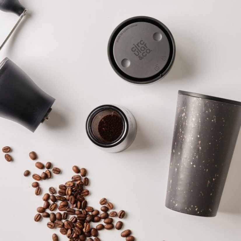 Circular & Co. Recyklovaný kelímek na pití 340 ml