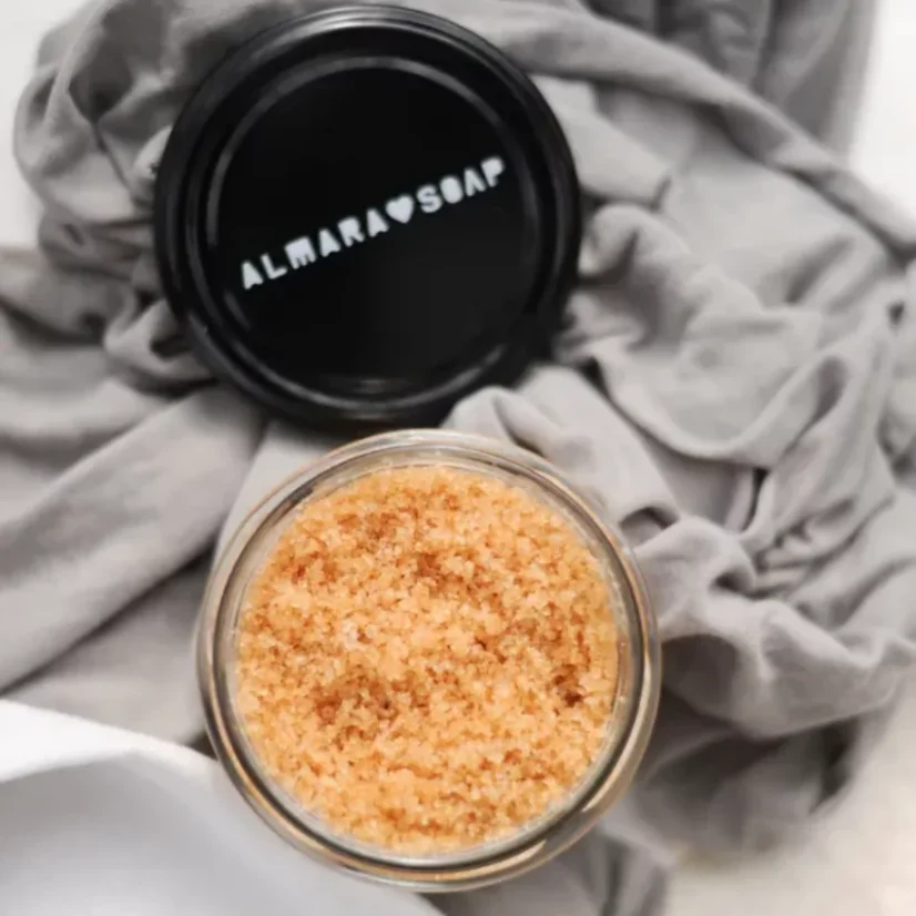 Almara Soap Přírodní scrub na tělo Salted Caramel