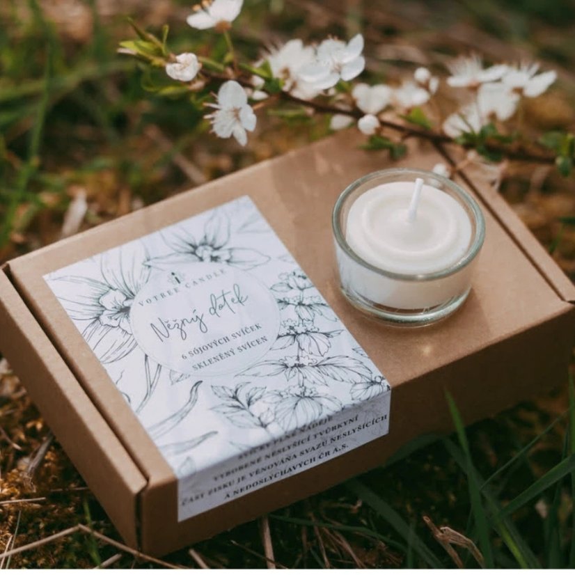Vontree Candle Sójová čajová svíčka se svícnem Něžný dotek