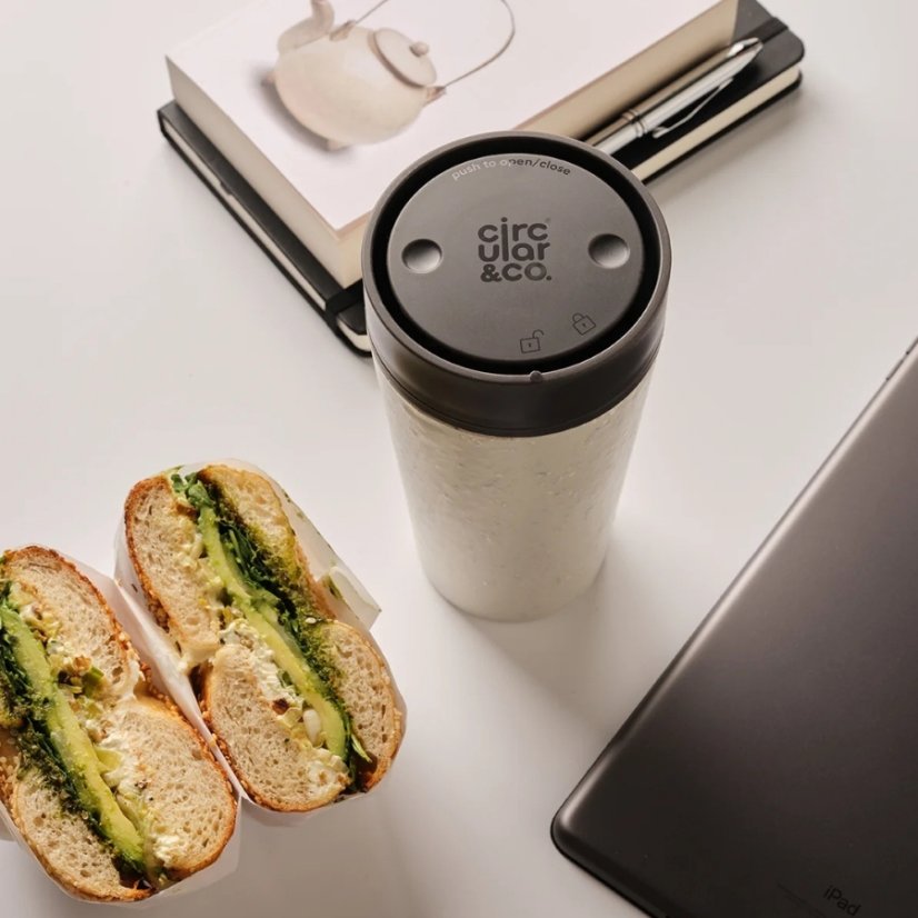 Circular & Co. Recyklovaný kelímek na pití 340 ml