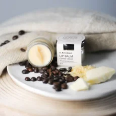 Almara Soap Přírodní balzám na rty Coffee Vegan