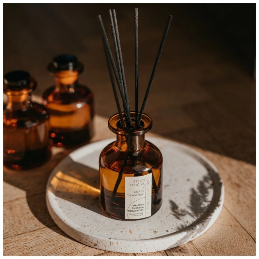 Vontree Candle Skleněný aroma difuzér Rebarbora, Hruška, Švestka